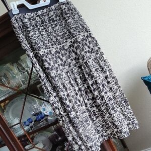 Liz Claiborne Black and White A-Line Skirt